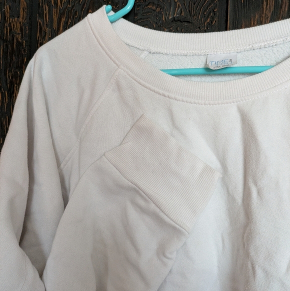 Time and Tru White Crewneck Sweatshirt - Picture 2 of 4